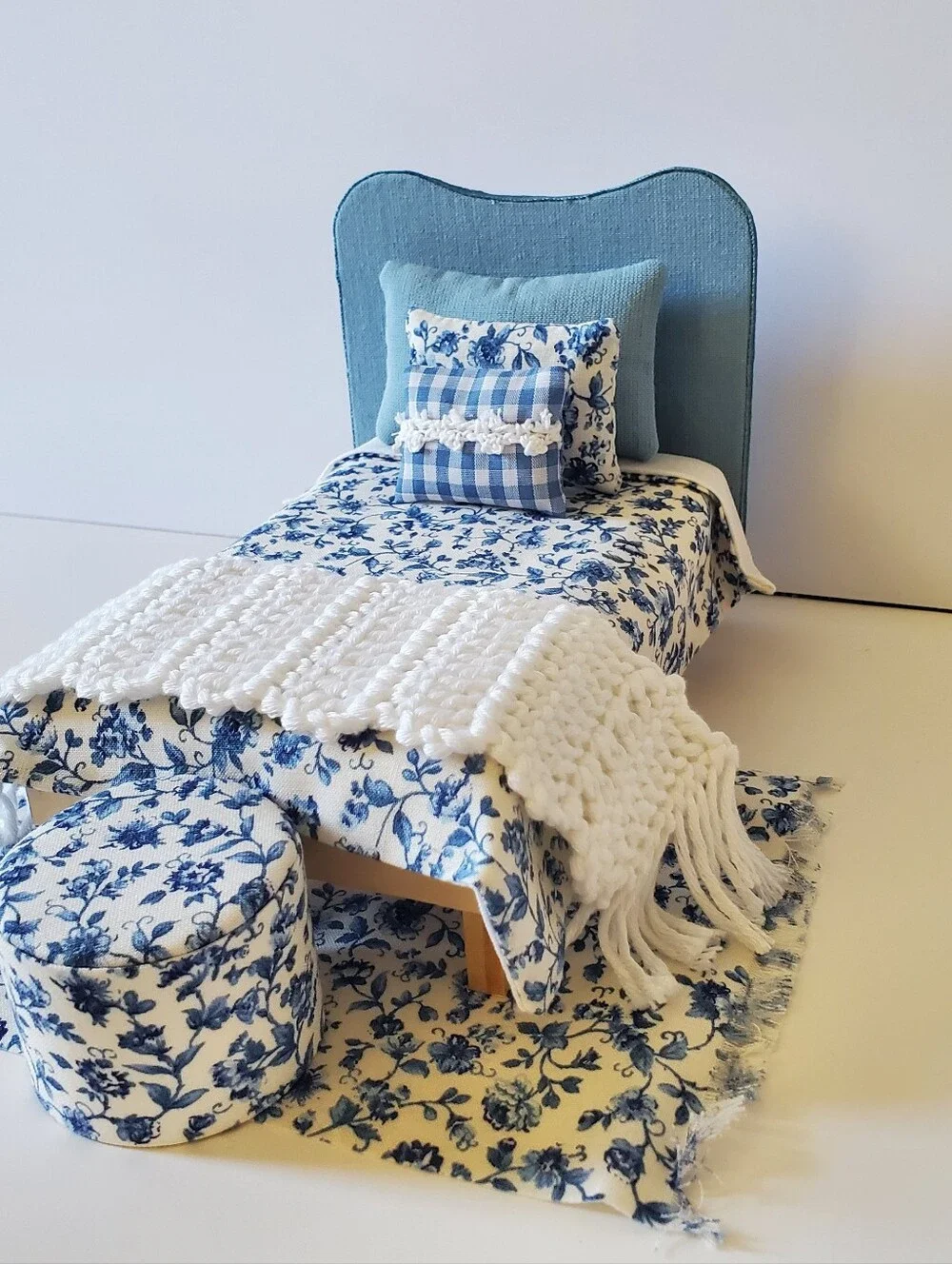 Miniature Dollhouse 1:12 Scale Blue Floral Bed Bedding Set Maileg - Picture 1 of 6